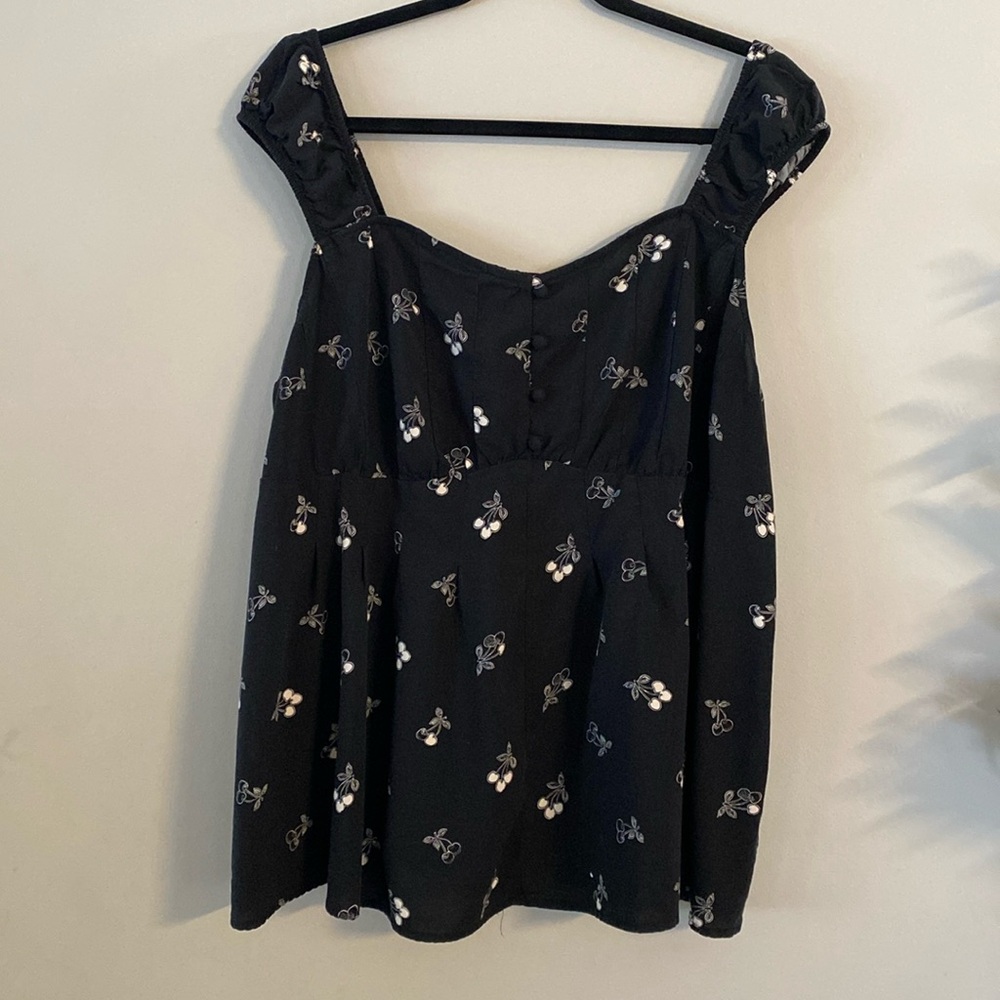 Torrid blouse size 3